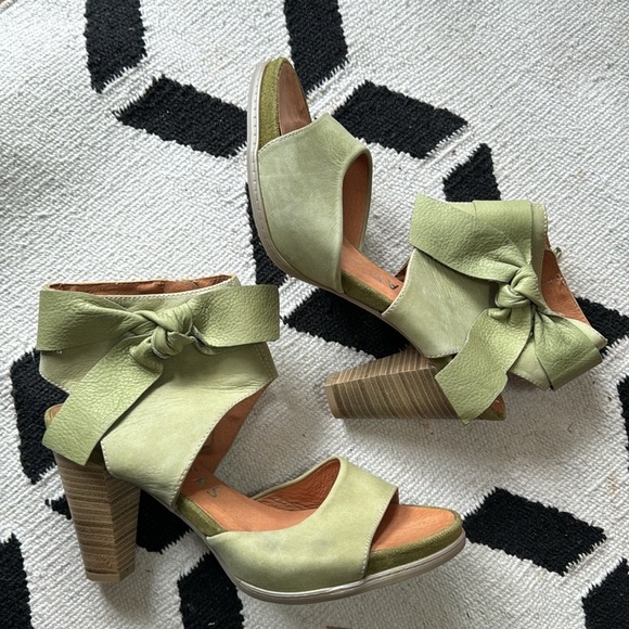 hispanitas Shoes - Hispanitas Green Leather suede heels beautiful cone heel wedding date shoes